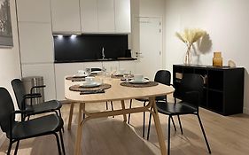 3 Bedroom Apartment With Own Garden Close To Main Trainstation